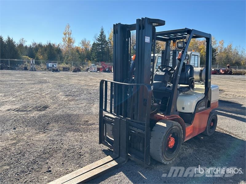 Nissan PF60DFMUG1F2A30D 5400 lb Cushion Tire Forklift Viličarji - drugo