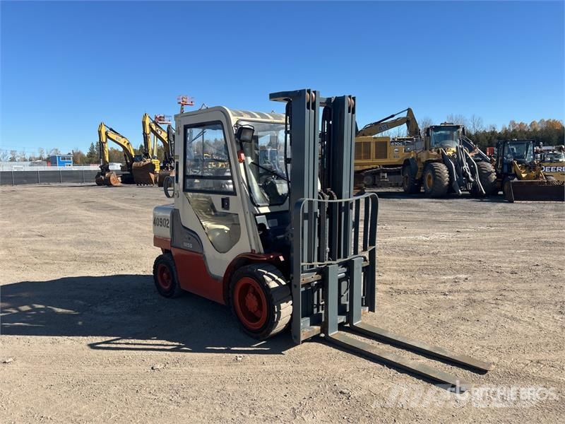 Nissan PF60DFMUG1F2A30D 5400 lb Cushion Tire Forklift Viličarji - drugo