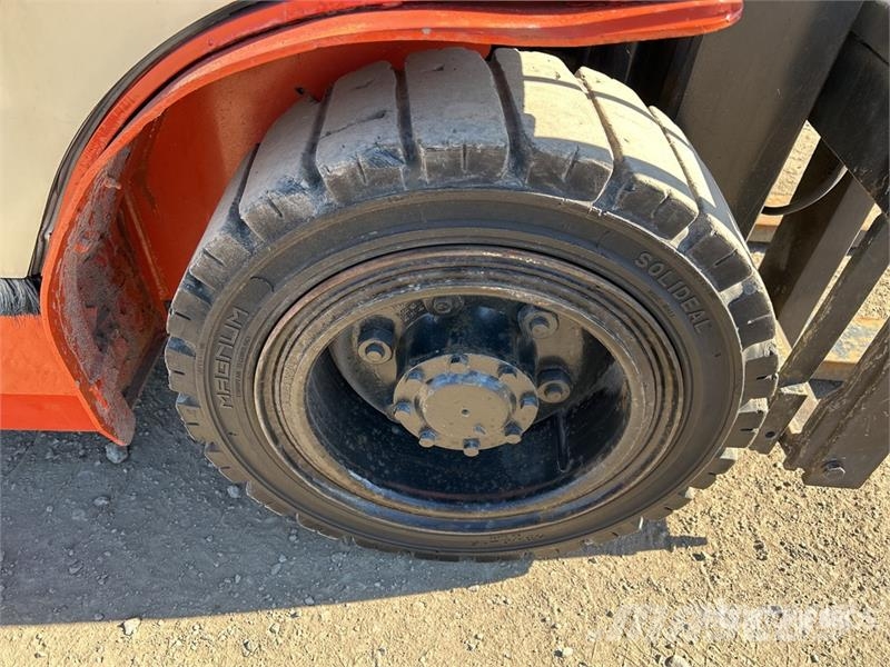Nissan PF60DFMUG1F2A30D 5400 lb Cushion Tire Forklift Viličarji - drugo