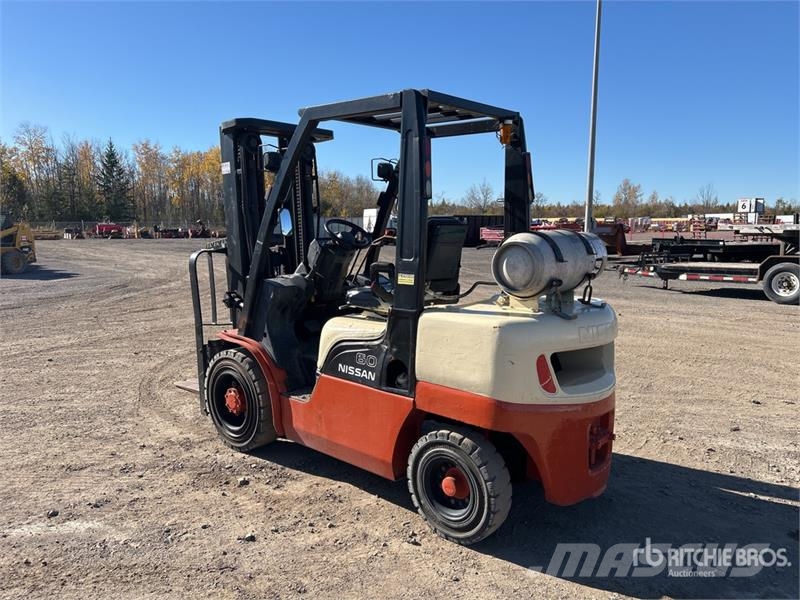Nissan PF60DFMUG1F2A30D 5400 lb Cushion Tire Forklift Viličarji - drugo