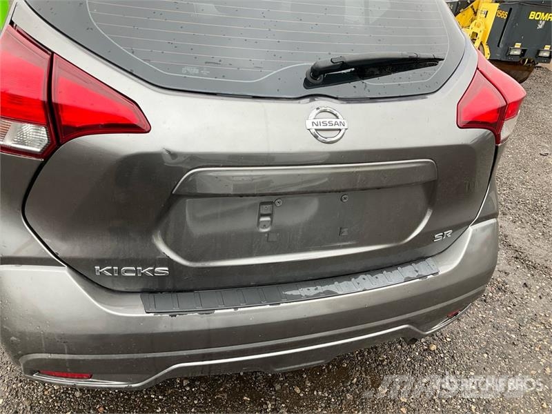 Nissan REBUILT Kicks SR 2WD SUV Sõiduautod