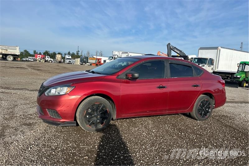 Nissan SALVAGE Sentra Automobile Avtomobili