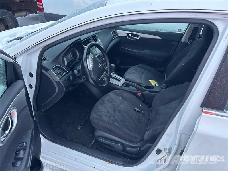 Nissan Sentra Automobile (Inoperable) Kistehergépjárművek
