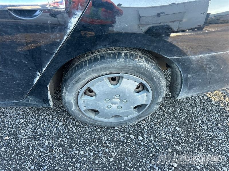 Nissan Sentra Automobile (Inoperable) Cars