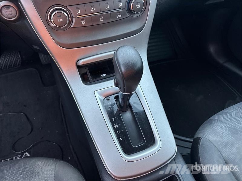 Nissan Sentra Automobile (Inoperable) Kistehergépjárművek