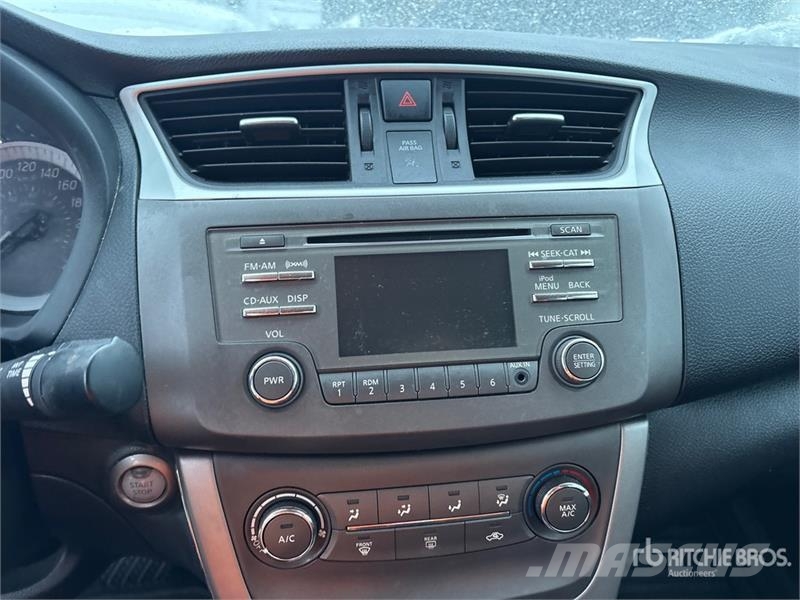 Nissan Sentra Automobile (Inoperable) Kistehergépjárművek