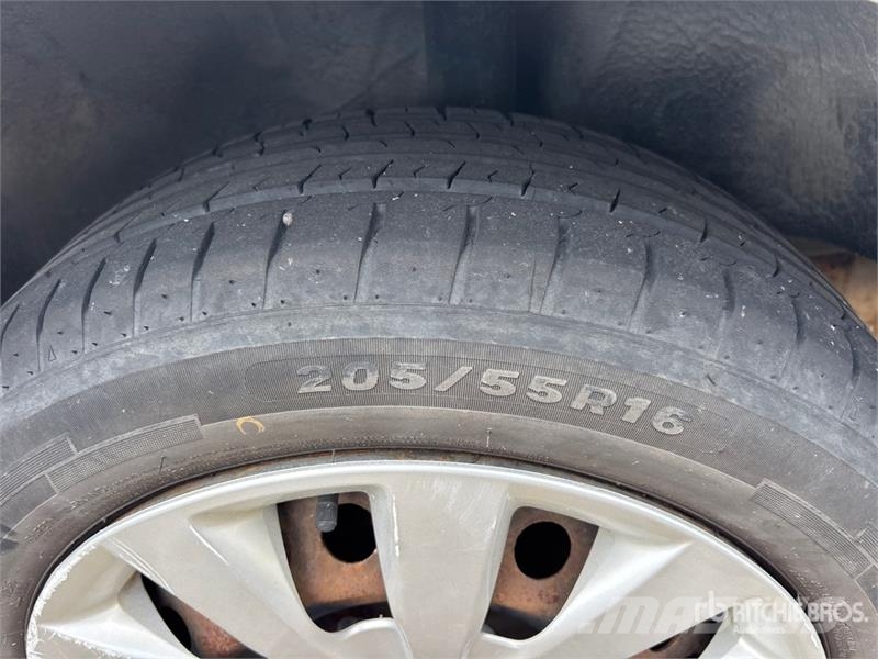 Nissan Sentra Automobile (Inoperable) Kistehergépjárművek