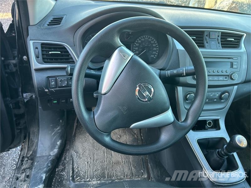 Nissan Sentra Automobile (Inoperable) Cars