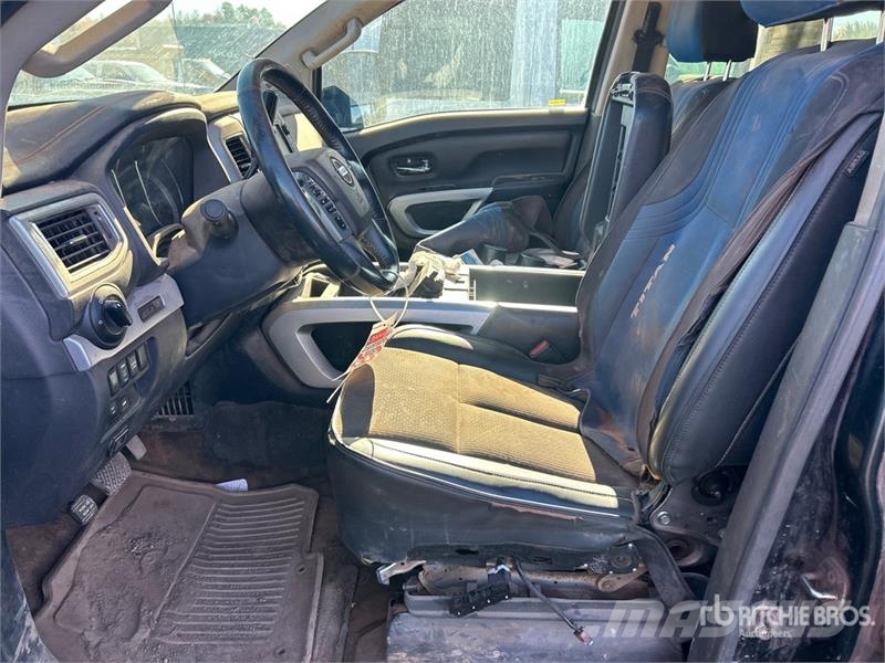 Nissan Titan 4x4 Crew Cab Pickup (Inoperable) Anders