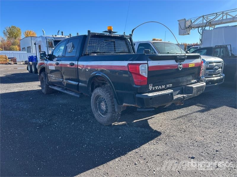 Nissan Titan 4x4 Crew Cab Pickup (Inoperable) Anders