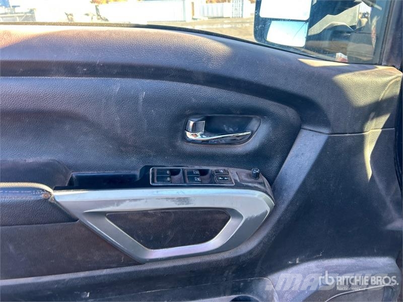 Nissan Titan 4x4 Crew Cab Pickup (Inoperable) Anders