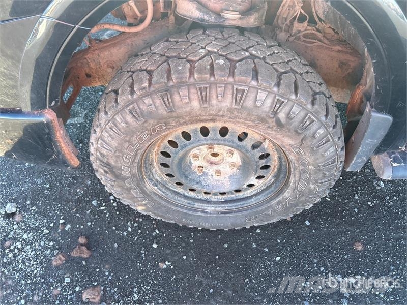 Nissan Titan 4x4 Crew Cab Pickup (Inoperable) Anders
