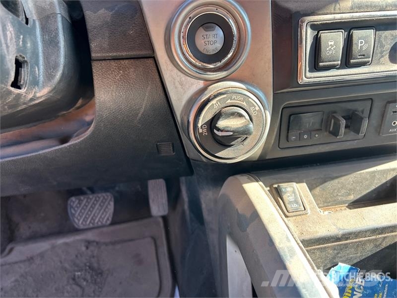 Nissan Titan 4x4 Crew Cab Pickup (Inoperable) Anders