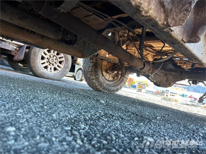 Nissan Titan 4x4 Crew Cab Pickup (Inoperable) Anders