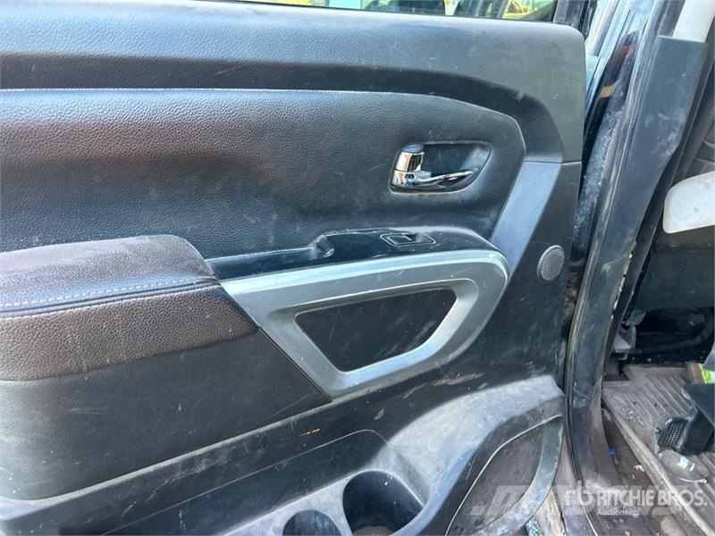 Nissan Titan 4x4 Crew Cab Pickup (Inoperable) Anders