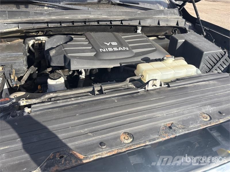 Nissan Titan XD 4x4 Crew Cab Pickup Ostalo