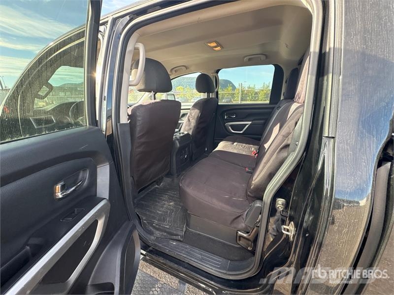 Nissan Titan XD 4x4 Crew Cab Pickup Ostalo