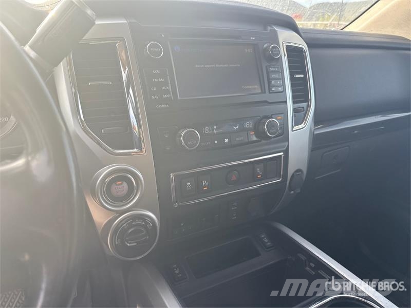 Nissan Titan XD 4x4 Crew Cab Pickup Ostalo