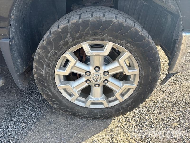 Nissan Titan XD 4x4 Crew Cab Pickup Ostalo