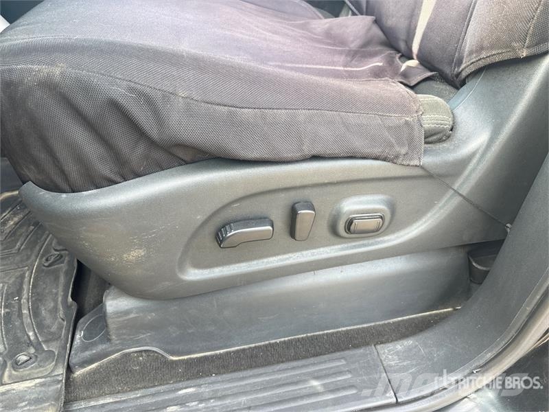 Nissan Titan XD 4x4 Crew Cab Pickup Ostalo