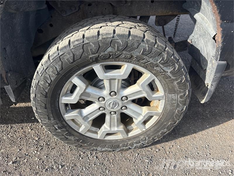 Nissan Titan XD 4x4 Crew Cab Pickup Ostalo