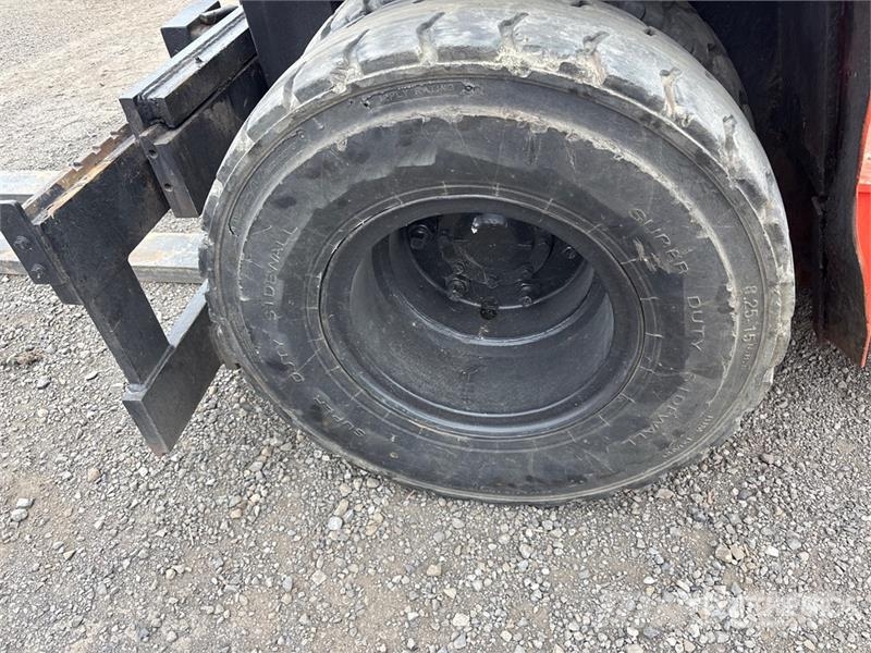 Nissan UGF03A40V 8000 lb Cushion Tire Forklift Autres Chariots élévateurs