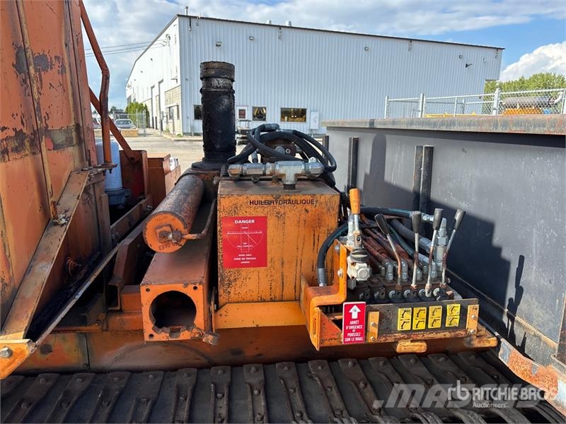 Nodwell CF110 Crawler Carrier Crane Muu