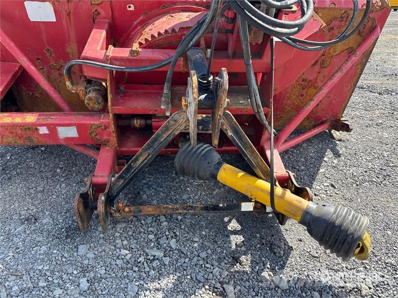  Normand N102-342 HTR 8 ft 3 in 3-Point Snow Blower Snøfresere