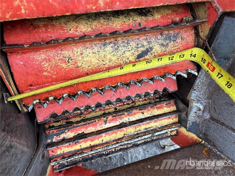 Normet CH260 3-Point Hitch Wood Chipper Holzhäcksler