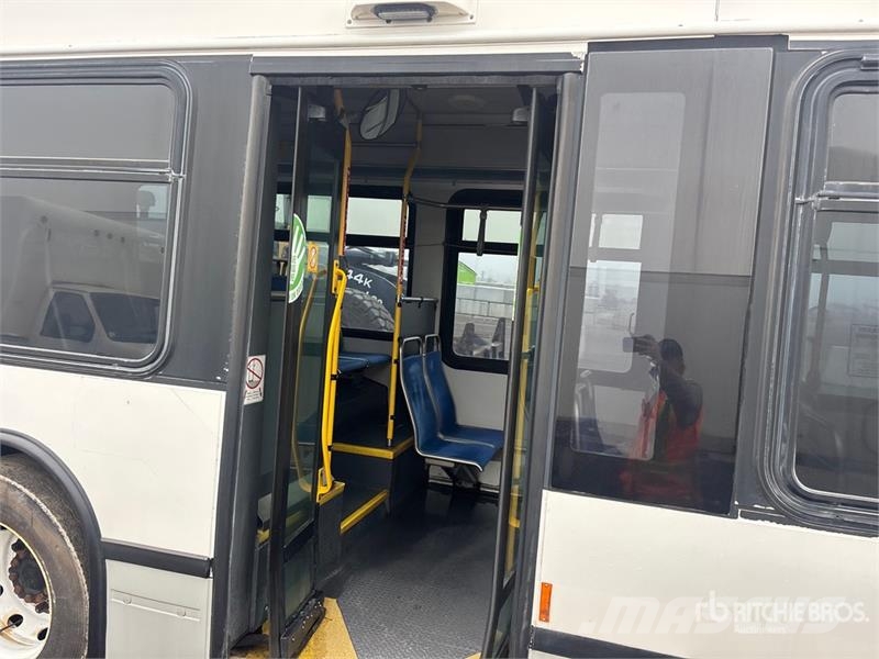  Nova 4x2 38-Seat Transit Bus マイクロバス