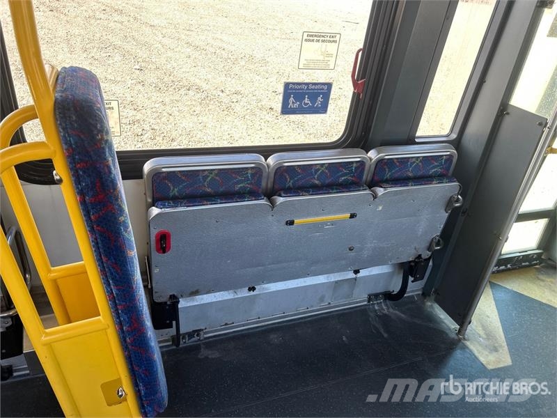  Nova LFS 4x2 36-Seat Transit Bus Mikroautobusai