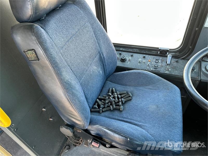 Nova LFS 4x2 36-Seat Transit Bus Mini autobusi