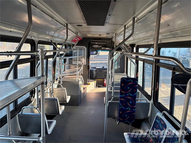 Novabus LFS 4x2 Transit Bus Mini autobusi