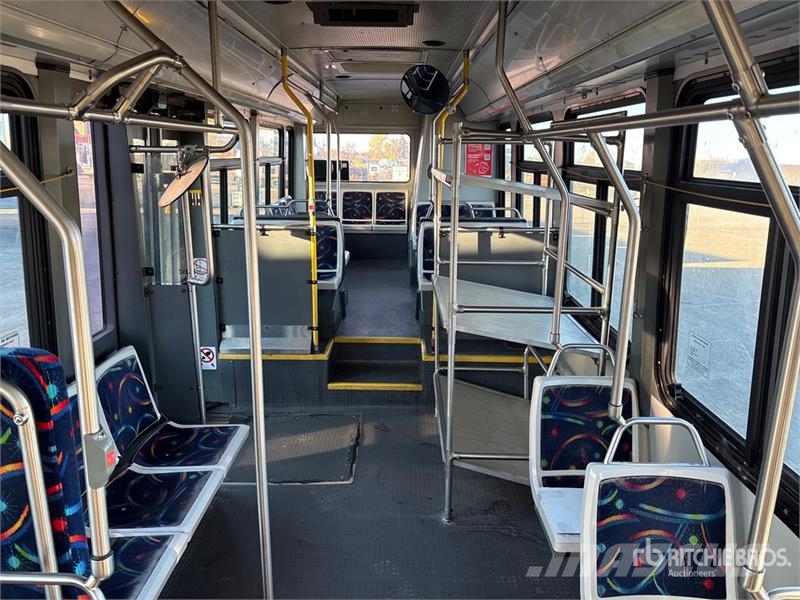 Novabus LFS 4x2 Transit Bus Mini autobusi