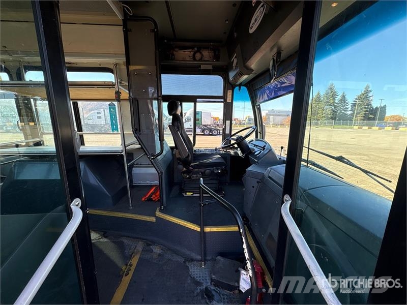  Novabus LFS L1293 4x2 28-Seat Transit Bus Mini-bus