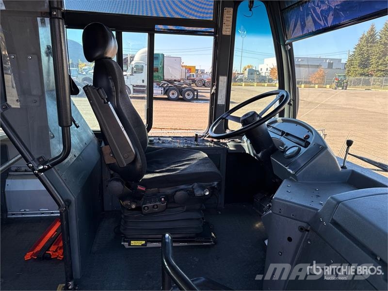  Novabus LFS L1293 4x2 28-Seat Transit Bus Mini-bus