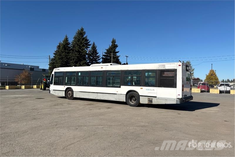  Novabus LFS L1293 4x2 28-Seat Transit Bus Minibusse