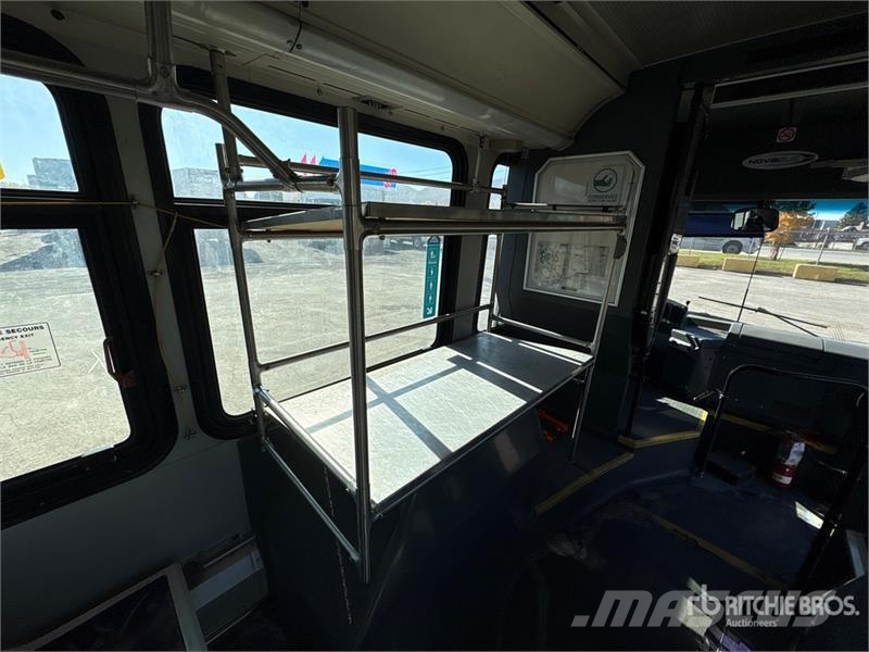  Novabus LFS L1293 4x2 28-Seat Transit Bus Minibusse