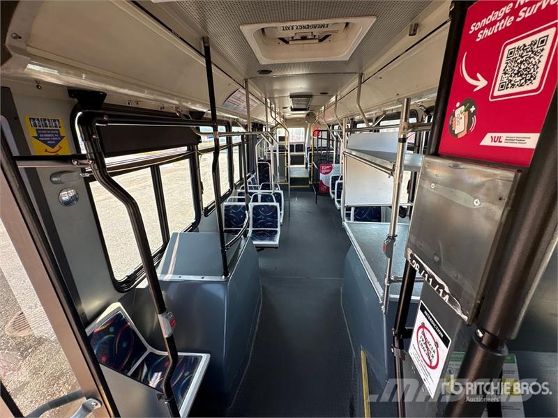  Novabus LFS L192 4x2 28-Seat Transit Bus حافلة صغيرة