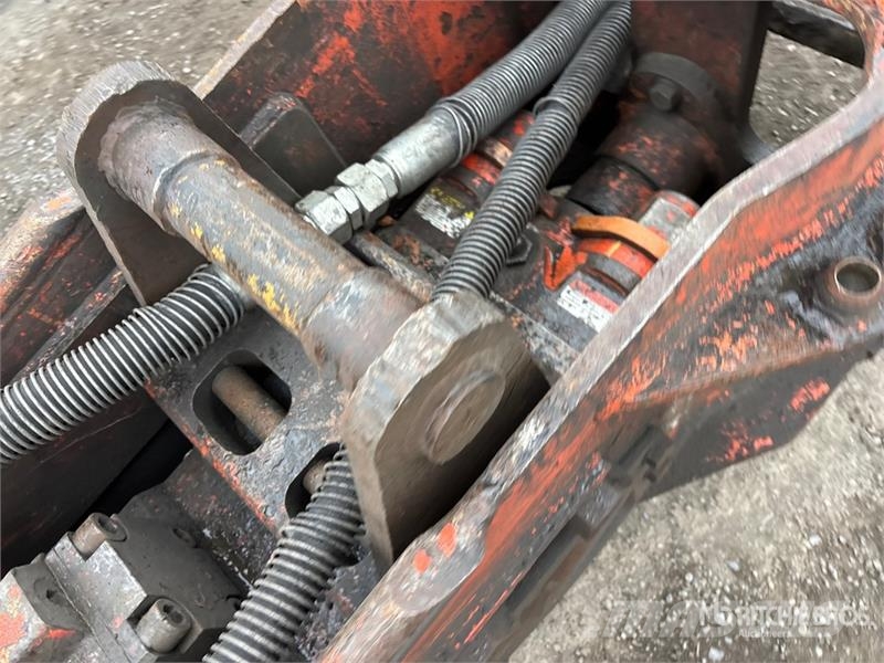NPK H220 Hydraulic Breaker Bourací kladiva / Sbíječky