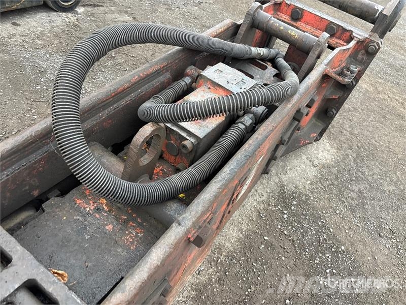 NPK H220 Hydraulic Breaker Bourací kladiva / Sbíječky