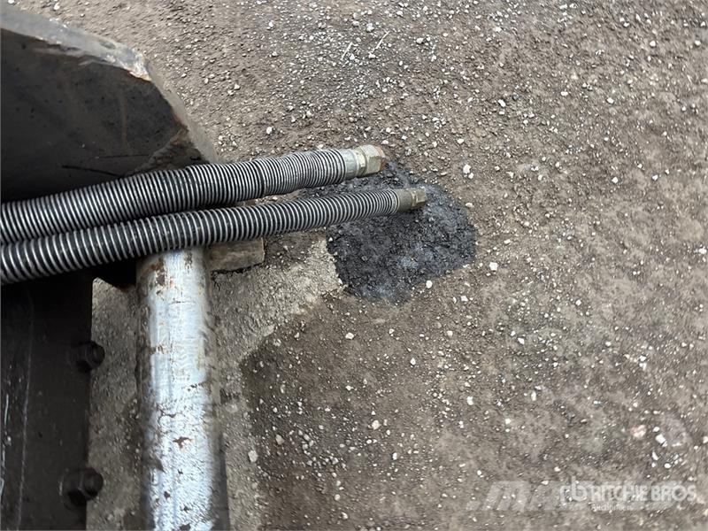 NPK H220 Hydraulic Breaker Bourací kladiva / Sbíječky