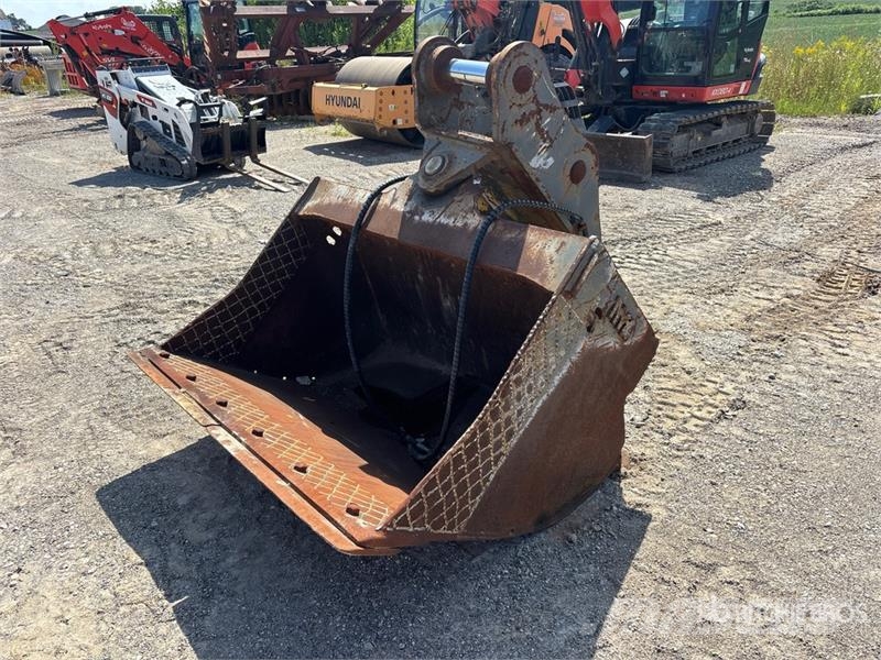 NYE 64 in Q/C Tilting Excavator Bucket Godet