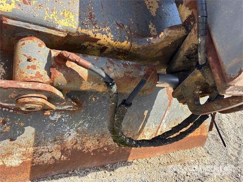 NYE 64 in Q/C Tilting Excavator Bucket Godet