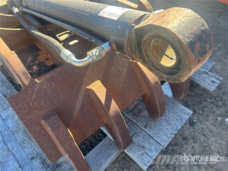  NYE EC250 35 in Excavator Thumb دلاء