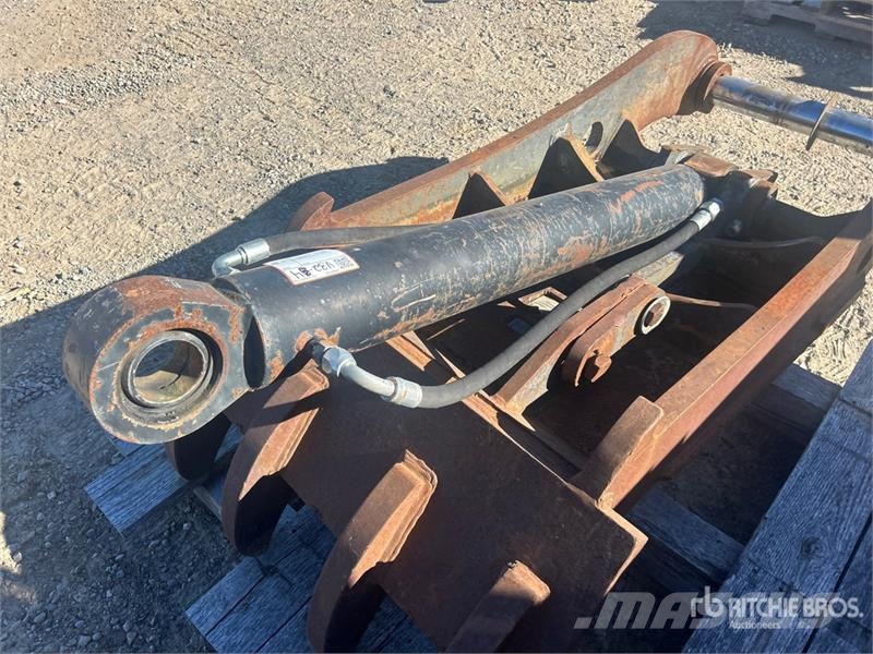  NYE EC250 35 in Excavator Thumb دلاء