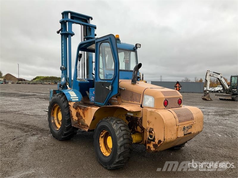 Omega 2414-10 10000 lb 4x4 Rough Terrain Forklift Навантажувачі підвищеної прохідності