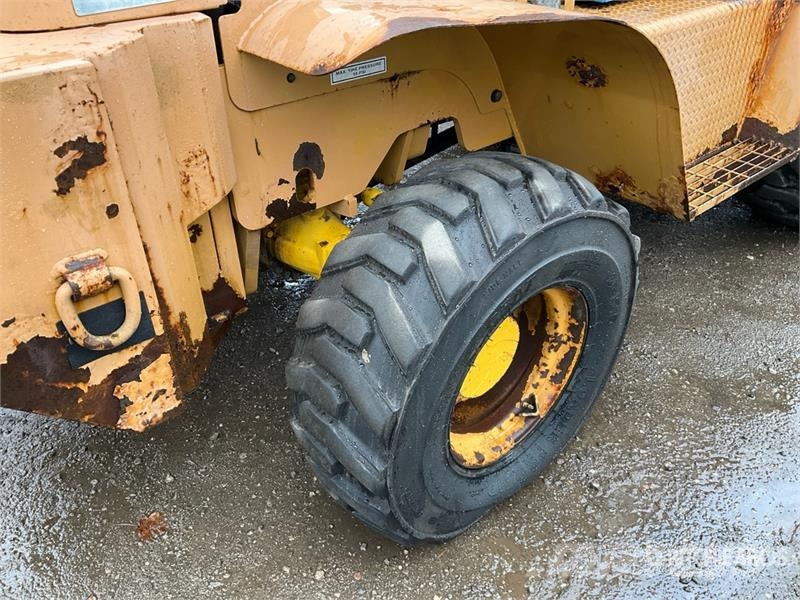 Omega 2414-10 10000 lb 4x4 Rough Terrain Forklift Навантажувачі підвищеної прохідності