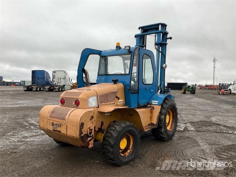 Omega 2414-10 10000 lb 4x4 Rough Terrain Forklift Навантажувачі підвищеної прохідності