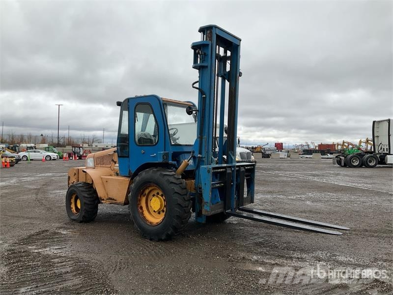 Omega 2414-10 10000 lb 4x4 Rough Terrain Forklift Навантажувачі підвищеної прохідності
